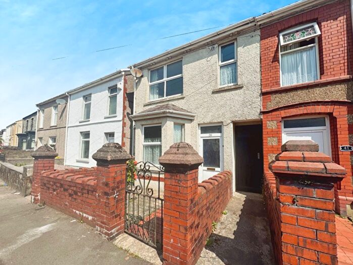 3 Bedroom End Of Terrace House For Sale In Bolgoed Road, Pontarddulais, Swansea, West Glamorgan, SA4