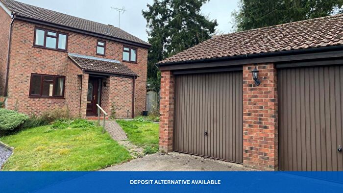 4 Bedroom Detached House To Rent In Hill Gardens, Market Harborough, LE16