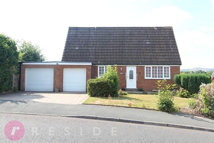3 Bedroom Detached House For Sale In Marland Fold, Marland, Rochdale, OL11