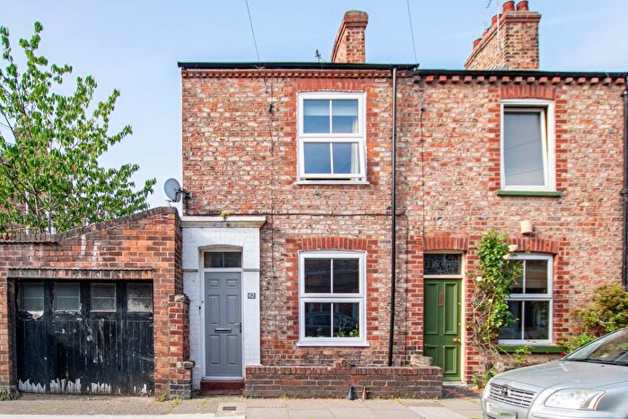 3 Bedroom End Of Terrace House For Sale In Ratcliffe Street, York, YO30