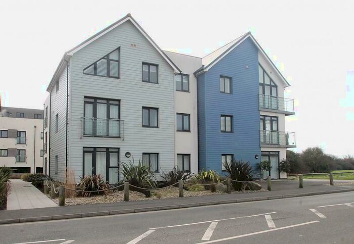 2 Bedroom Apartment To Rent In Drake House, BN12