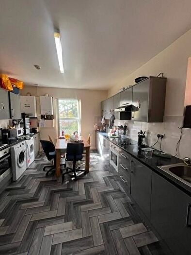 9 Bedroom Semi-Detached House To Rent In Cardigan Road, Leeds, LS6