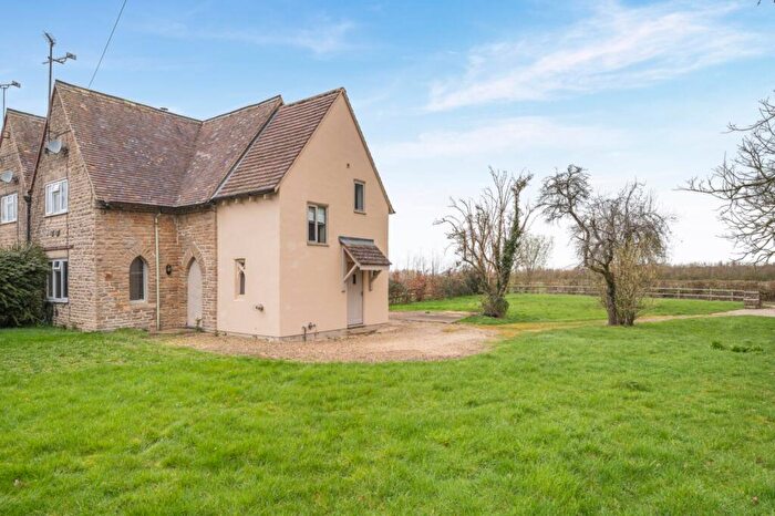 3 Bedroom Semi Detached House For Sale In Poulton, Cirencester, Gloucestershire, GL7