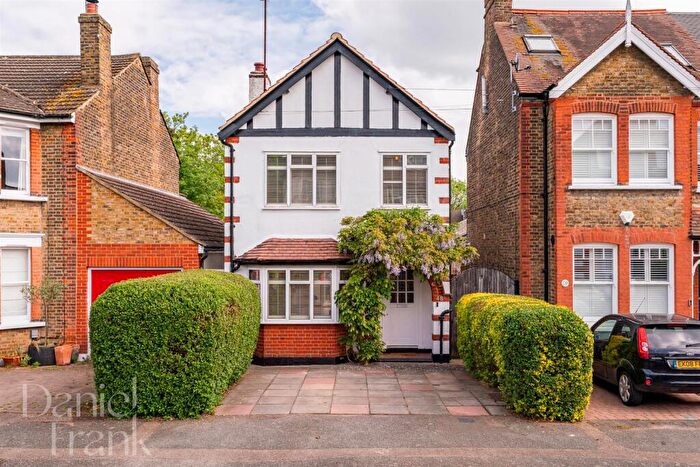 3 Bedroom Detached House For Sale In Lower Park Road, Loughton, IG10