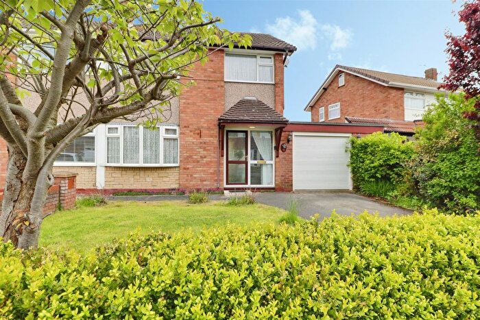 3 Bedroom Semi Detached House For Sale In Oak Tree Close, Crewe, CW1