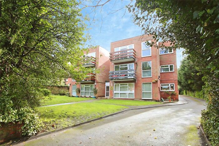 2 Bedroom Flat For Sale In Mauldeth Road, Heaton Mersey, Stockport, SK4