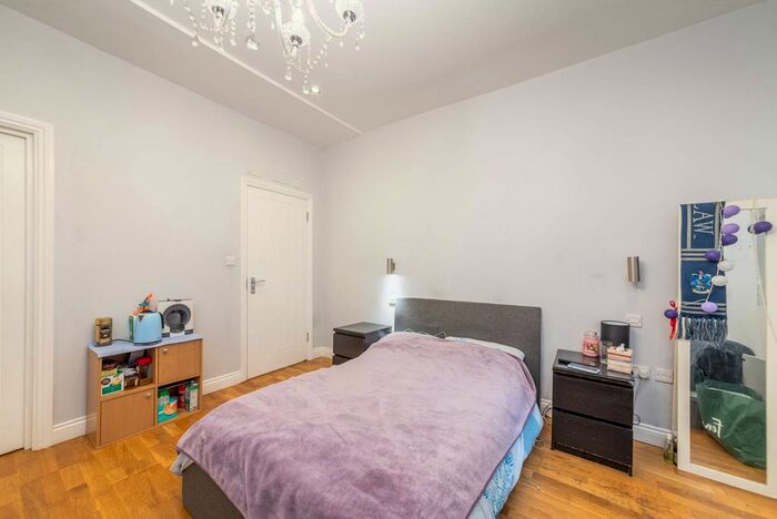 Studio To Rent In Woodchurch Road, South Hampstead, London, NW6
