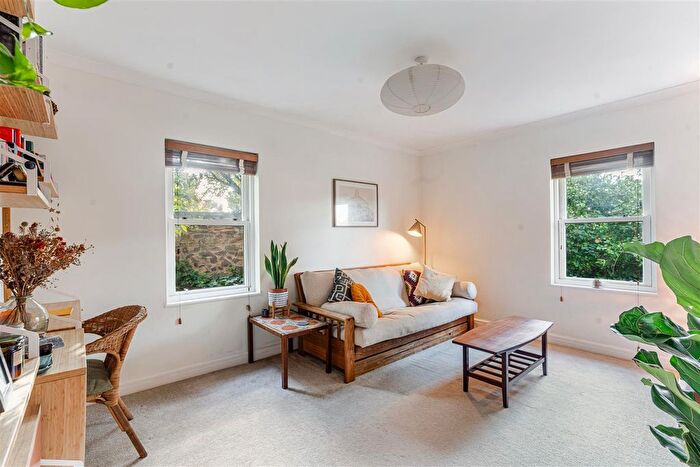 1 Bedroom Flat For Sale In Archfield Road, Cotham, Bristol, BS6