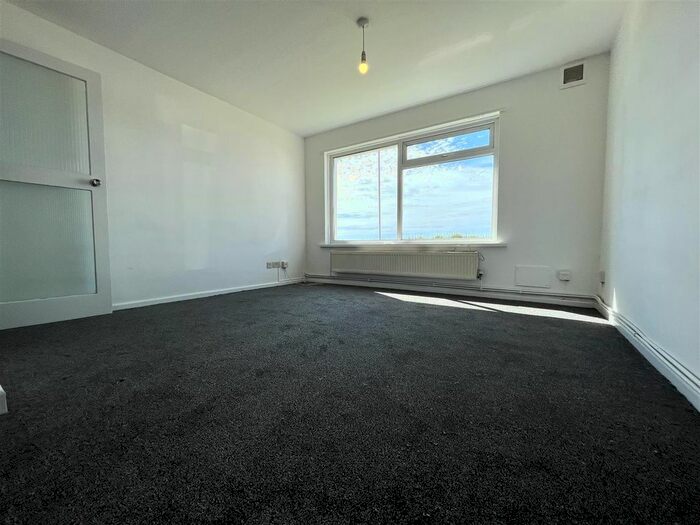 2 Bedroom Flat To Rent In Coastline Court, Watergate Road, Porth, Newquay, Cornwall, TR7