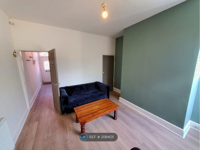 4 Bedroom End Of Terrace House To Rent In Brailsford Road, Manchester, M14