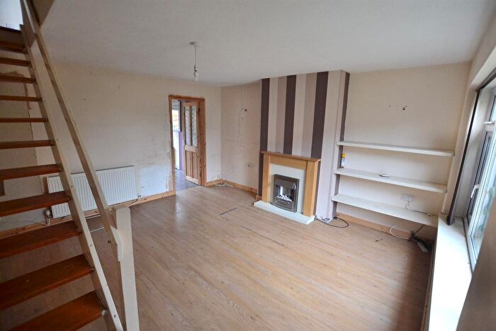 3 Bedroom Semi-Detached House For Sale In Wards Crescent, Sileby, Loughborough, LE12
