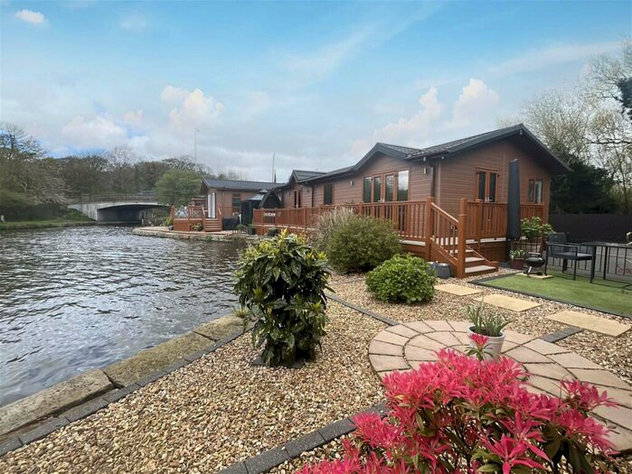 3 Bedroom Lodge For Sale In Red Lion Park, Southport Road, Scarisbrick, L40