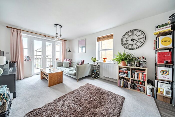 2 Bedroom Flat For Sale In Sayers Way, Erith, DA8