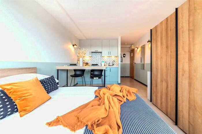 Studio To Rent In Uncle Stockwell, Courland Grove, London, SW8