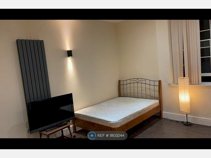 Studio To Rent In Ty Gloch, Brecon, LD3