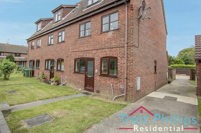1 Bedroom Flat To Rent In Weavers Close, Stalham, Norwich, NR12