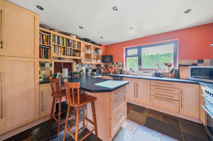 4 Bedroom Detached House For Sale In April Grove, Sarisbury Green, Hampshire, SO31