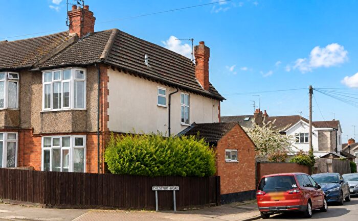 3 Bedroom End Of Terrace House For Sale In Chestnut Road, Abington, Northampton, NN3