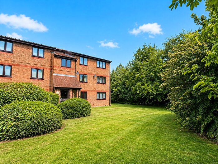 1 Bedroom Flat For Sale In Leecon Way, Rochford, SS4