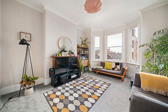 1 Bedroom Flat To Rent In Wyfold Road, London, SW6