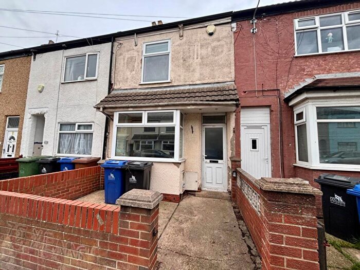 3 Bedroom Terraced House For Sale In Convamore Road, Grimsby, DN32
