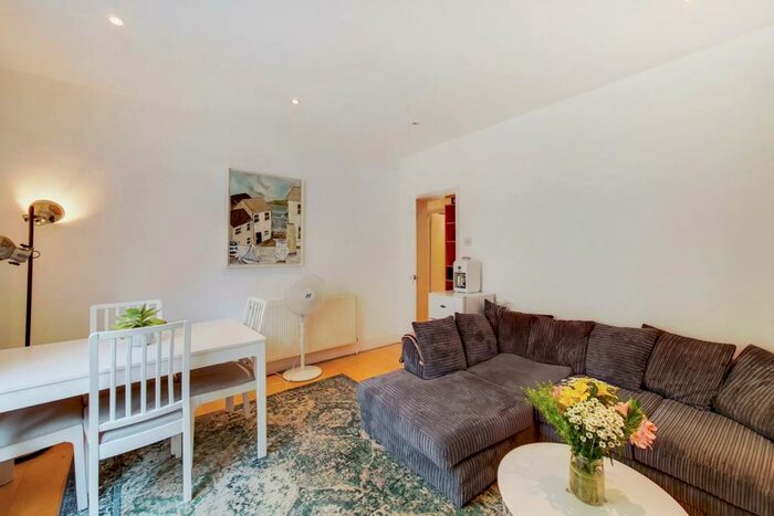 2 Bedroom Flat To Rent In Paul Street, Shoreditch, London, EC2A