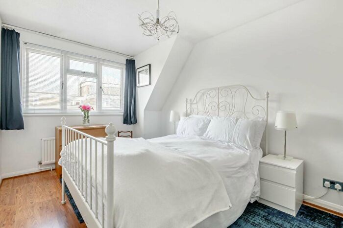 3 Bedroom End Of Terrace House For Sale In Brighton Road, Lancing, West Sussex, BN15