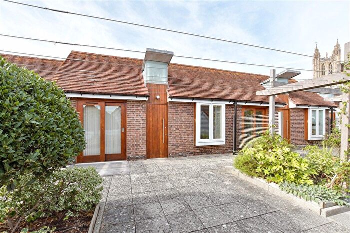 2 Bedroom Flat For Sale In Iron Bar Lane, Canterbury, Kent, CT1