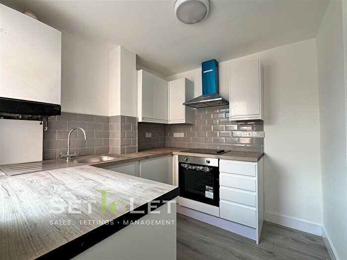 1 Bedroom Flat To Rent In Evington Road, Near Victoria Park, Leicester, LE2