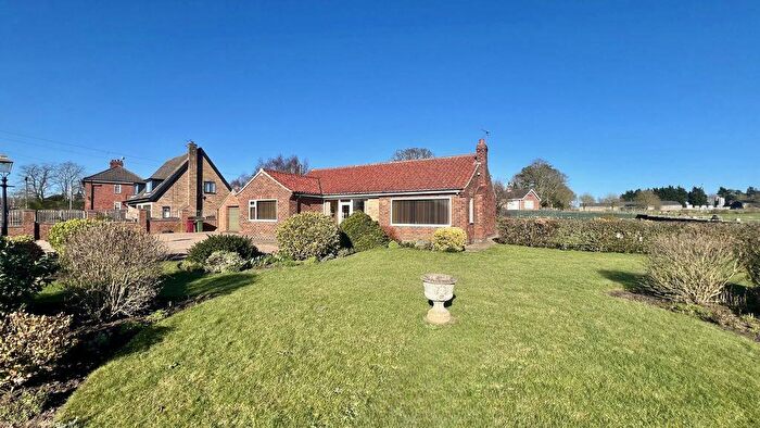 3 Bedroom Detached Bungalow For Sale In Stather Road, Flixborough, DN15