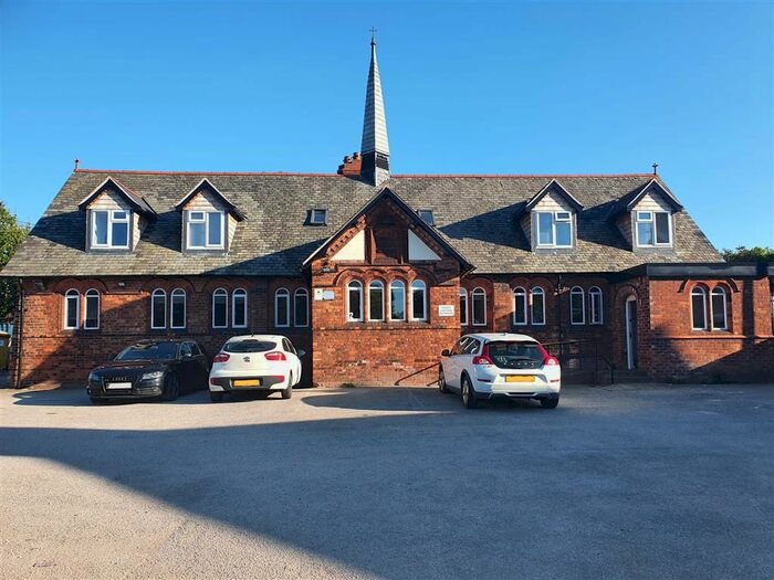 2 Bedroom Flat To Rent In Woodford Lane, Winsford, CW7