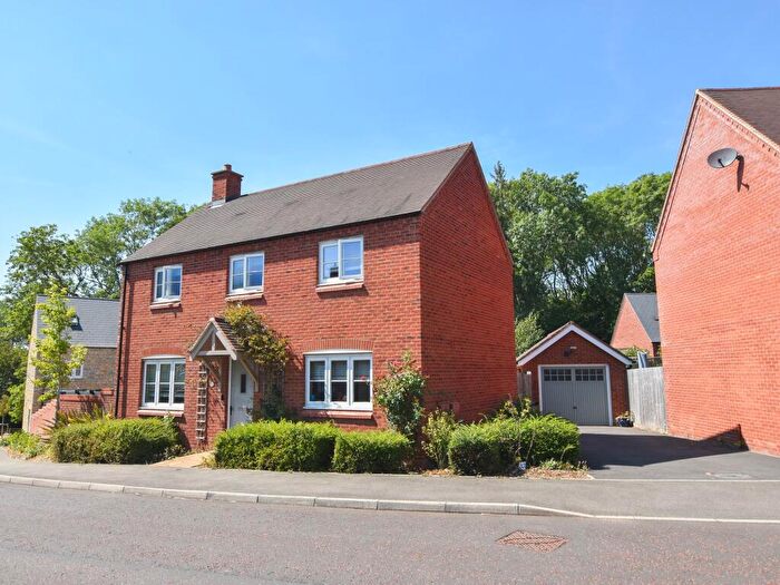 3 Bedroom Detached House For Sale In Earls Farm Way, Towcester, NN12