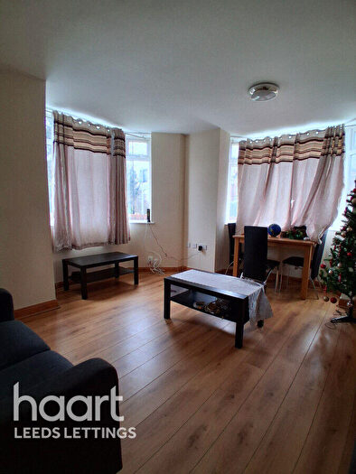 4 Bedroom Terraced House To Rent In Shaw Lane, Leeds, LS6