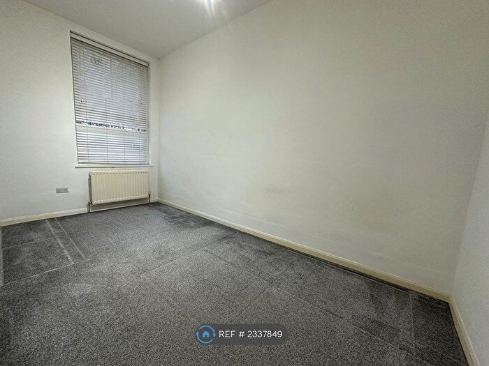 1 Bedroom Flat To Rent In Clapton Terrace, London, E5