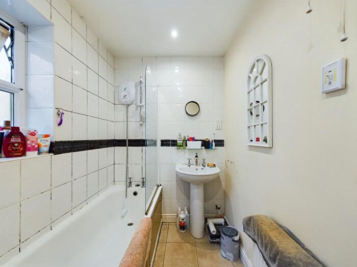 2 Bedroom Detached Bungalow For Sale In Garfield Road, St. George, Bristol, BS5