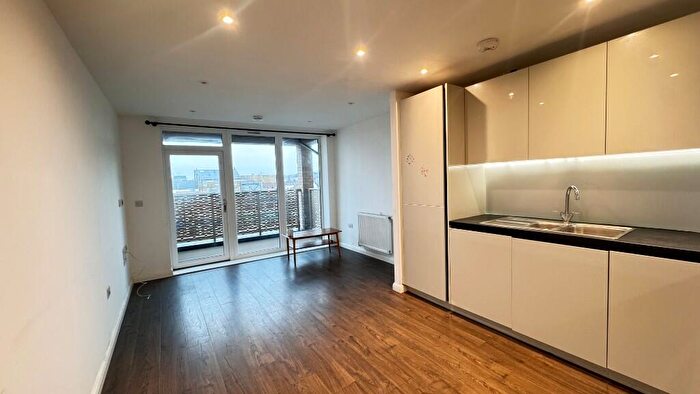 2 Bedroom Flat To Rent In Brewers Square, Dartford, Kent, DA1