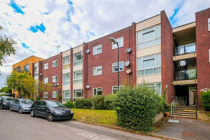 2 Bedroom Flat To Rent In Beresford Road, London, E4