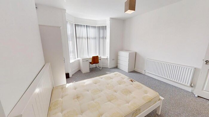 5 Bedroom House To Rent In Clough Road, Sheffield, S1
