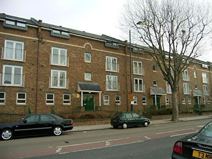 2 Bedroom Apartment To Rent In Manchester Road, London, E14
