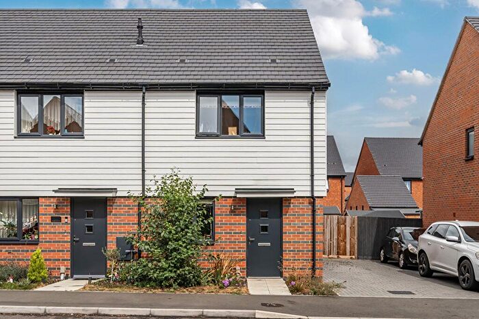 2 Bedroom End Of Terrace House For Sale In Wise Avenue, Faversham, ME13
