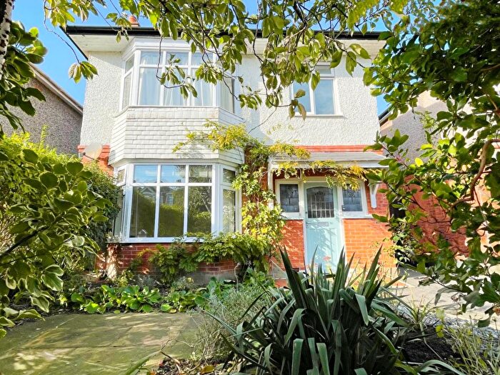 2 Bedroom Flat To Rent In Bournemouth, BH3