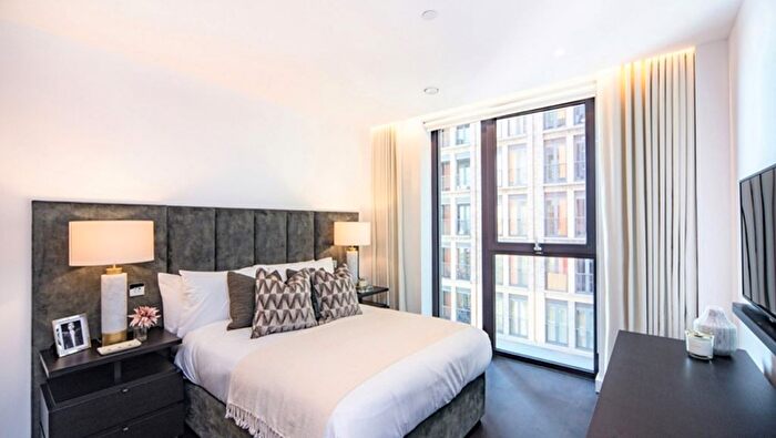 2 Bedroom Flat To Rent In Charles Clowes Walk, London, SW11