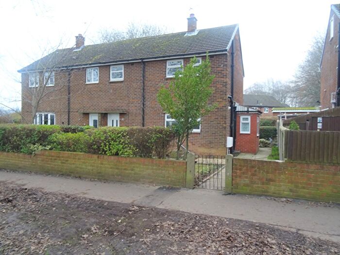 3 Bedroom Semi-Detached House To Rent In Standbridge Lane, Wakefield, WF2