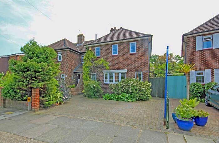 3 Bedroom Property To Rent In Longford Close, Hampton Hill, Hampton, TW12
