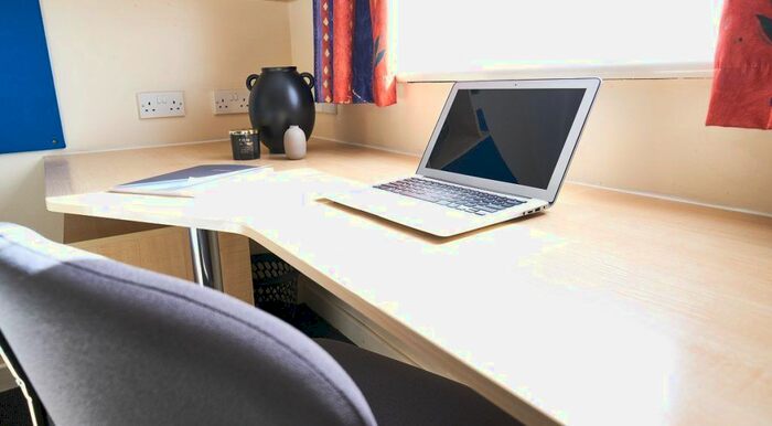 1 Bedroom Flat To Rent In College Court Salisbury Avenue, Stoke-On-Trent ST1