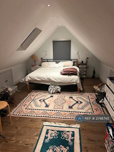 2 Bedroom Flat To Rent In Chatsworth Road, London, NW2