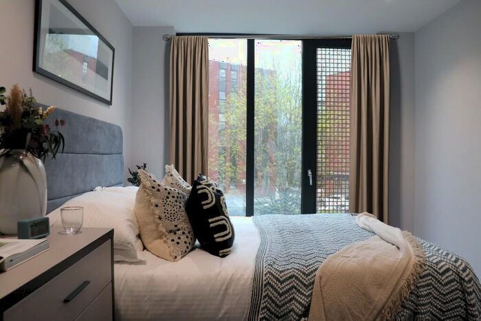 1 Bedroom Apartment To Rent In The Interchange, Daw Bank, Stockport, Greater Manchester, SK3