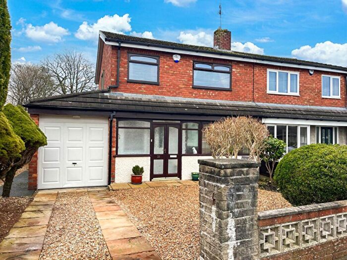 3 Bedroom Semi Detached House For Sale In Tamworth Drive, Brandlesholme, Bury, BL8