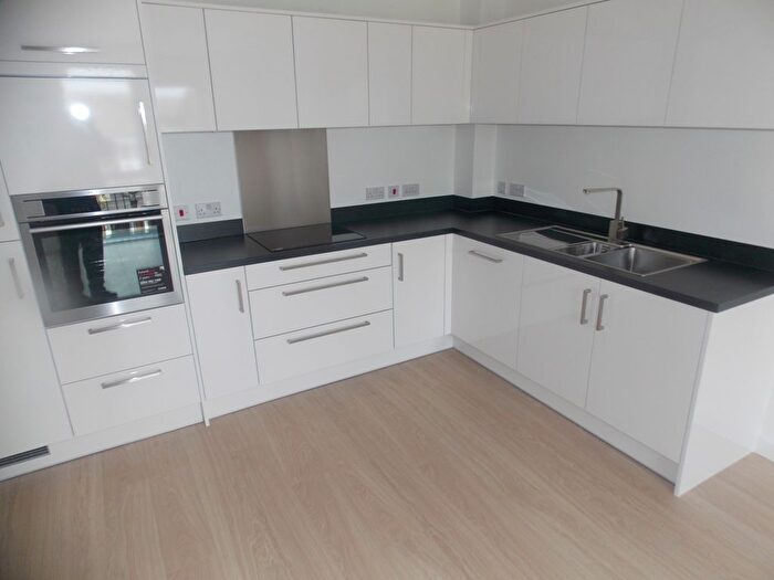 3 Bedroom Flat To Rent In Brennan House, High Road Leyton, London, E10
