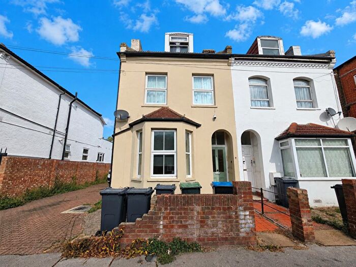 1 Bedroom Flat To Rent In Fernham Road, Thornton Heath, CR7